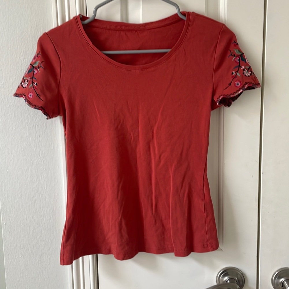 Embroiled T-shirt good condition